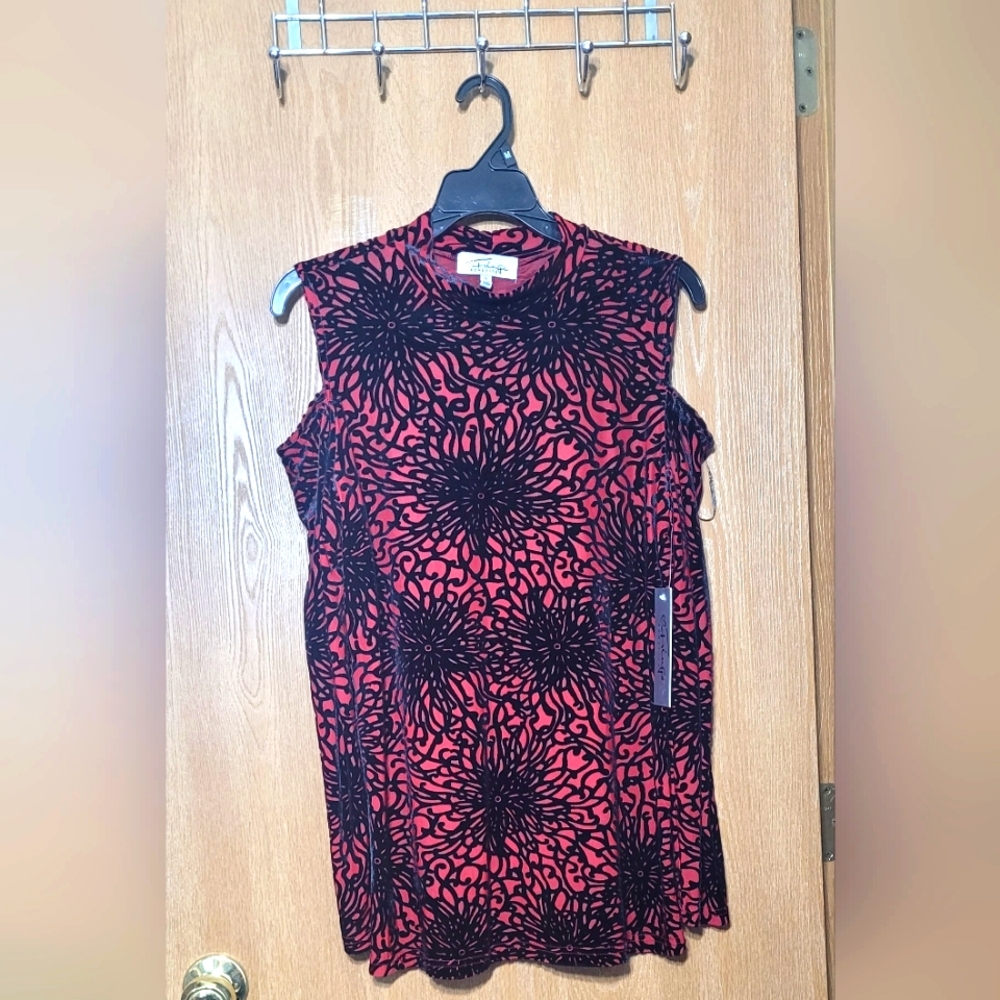 NWT Friuge Benefits Cold Shoulder Top Large